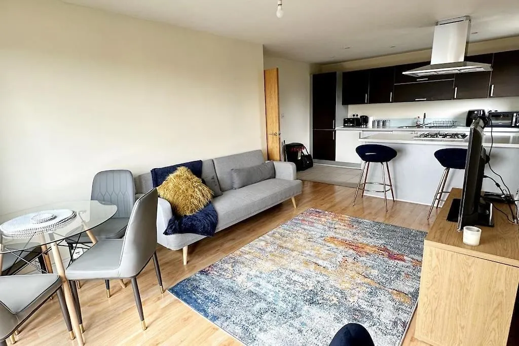 Cosy 2 Bed Apartment 5 Min Walk From London Tube Station Ilford 0*,